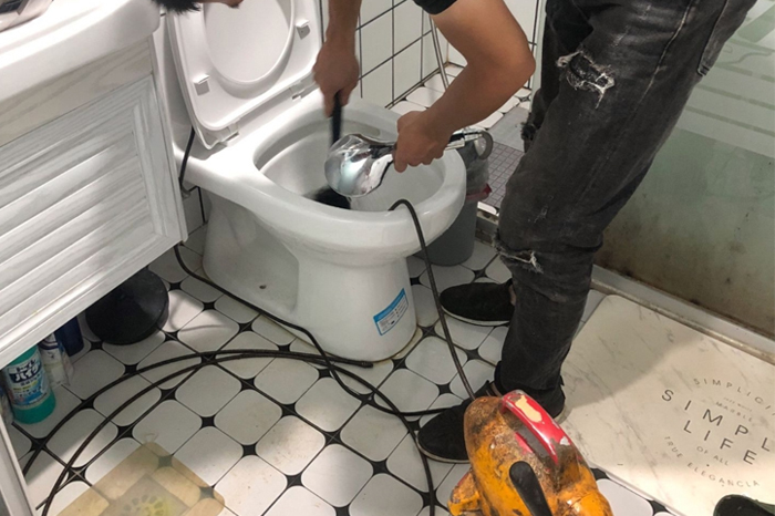 道县马桶堵塞自己疏通还是找师傅？专业上门服务让你省时更省心